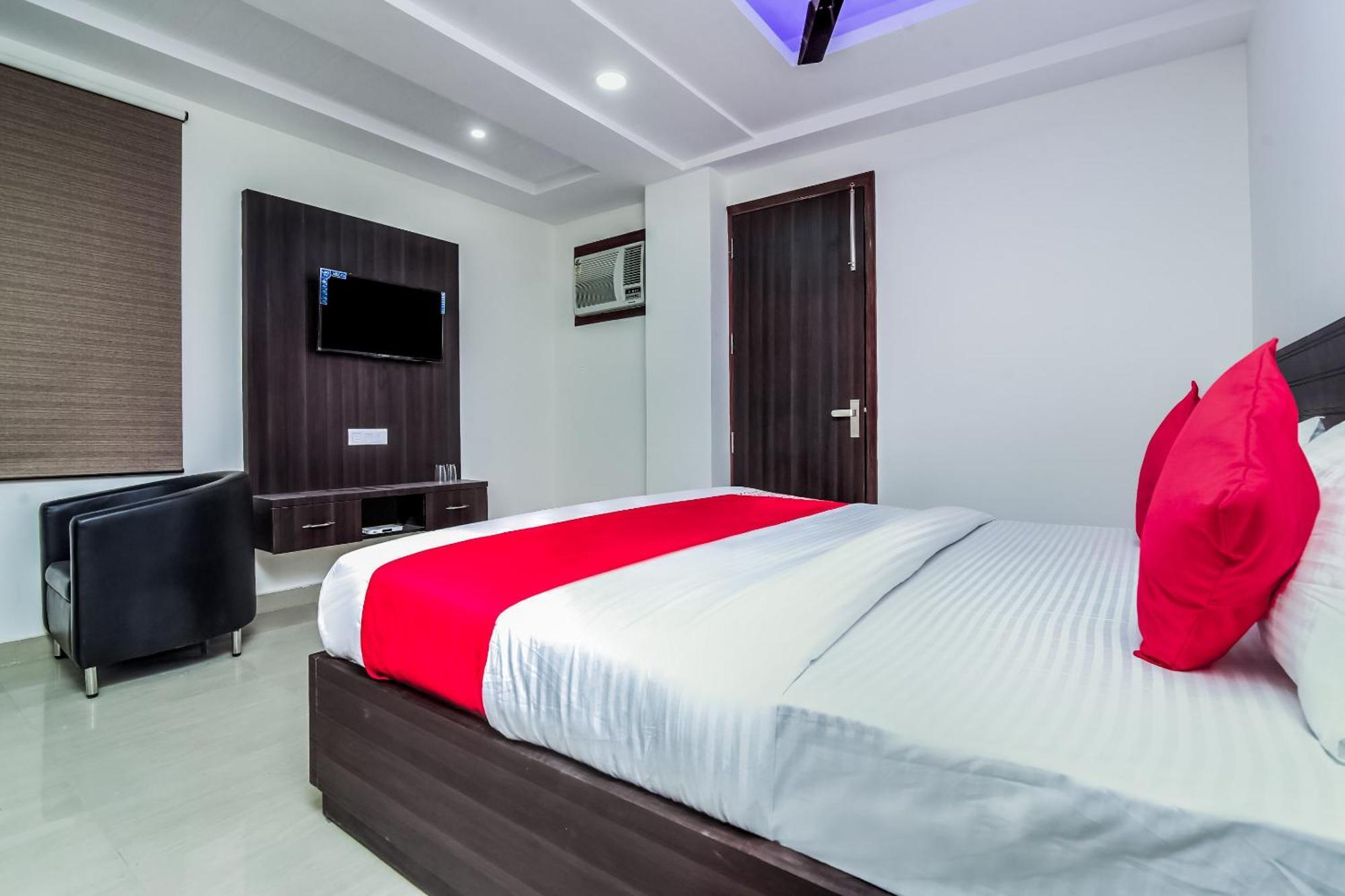 Hotel Aerostar Gold - Opposite Max Healthcare Delhi  Exterior photo