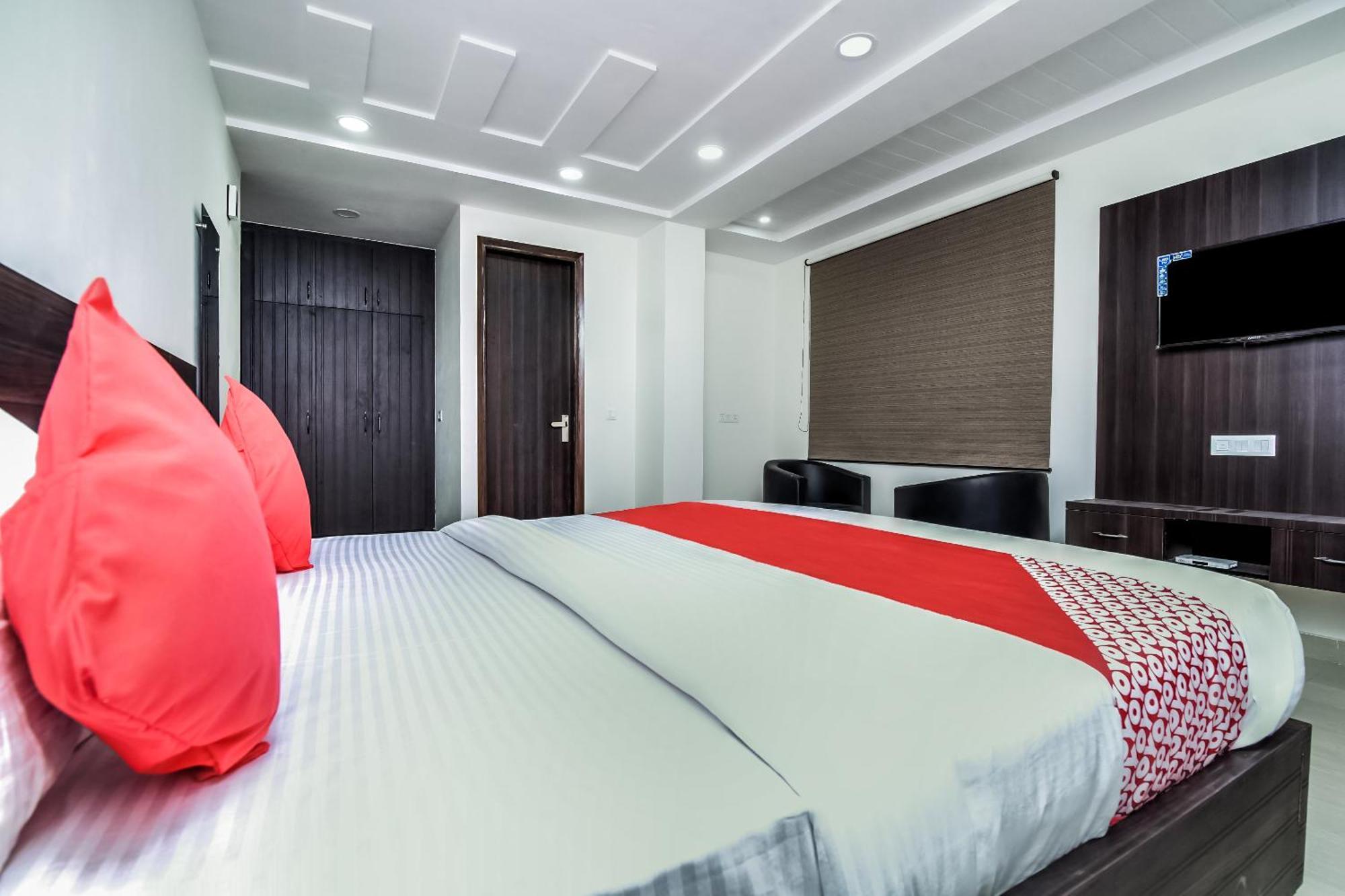 Hotel Aerostar Gold - Opposite Max Healthcare Delhi  Exterior photo