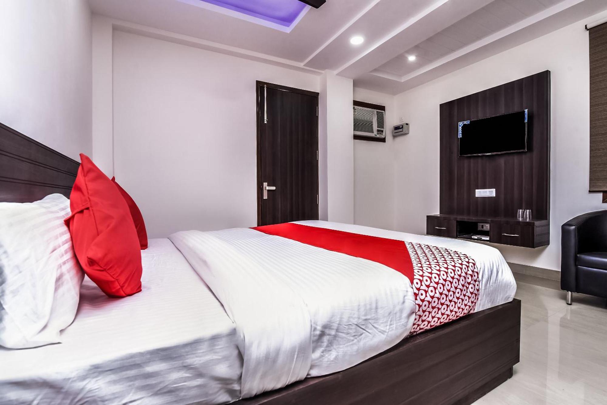 Hotel Aerostar Gold - Opposite Max Healthcare Delhi  Exterior photo