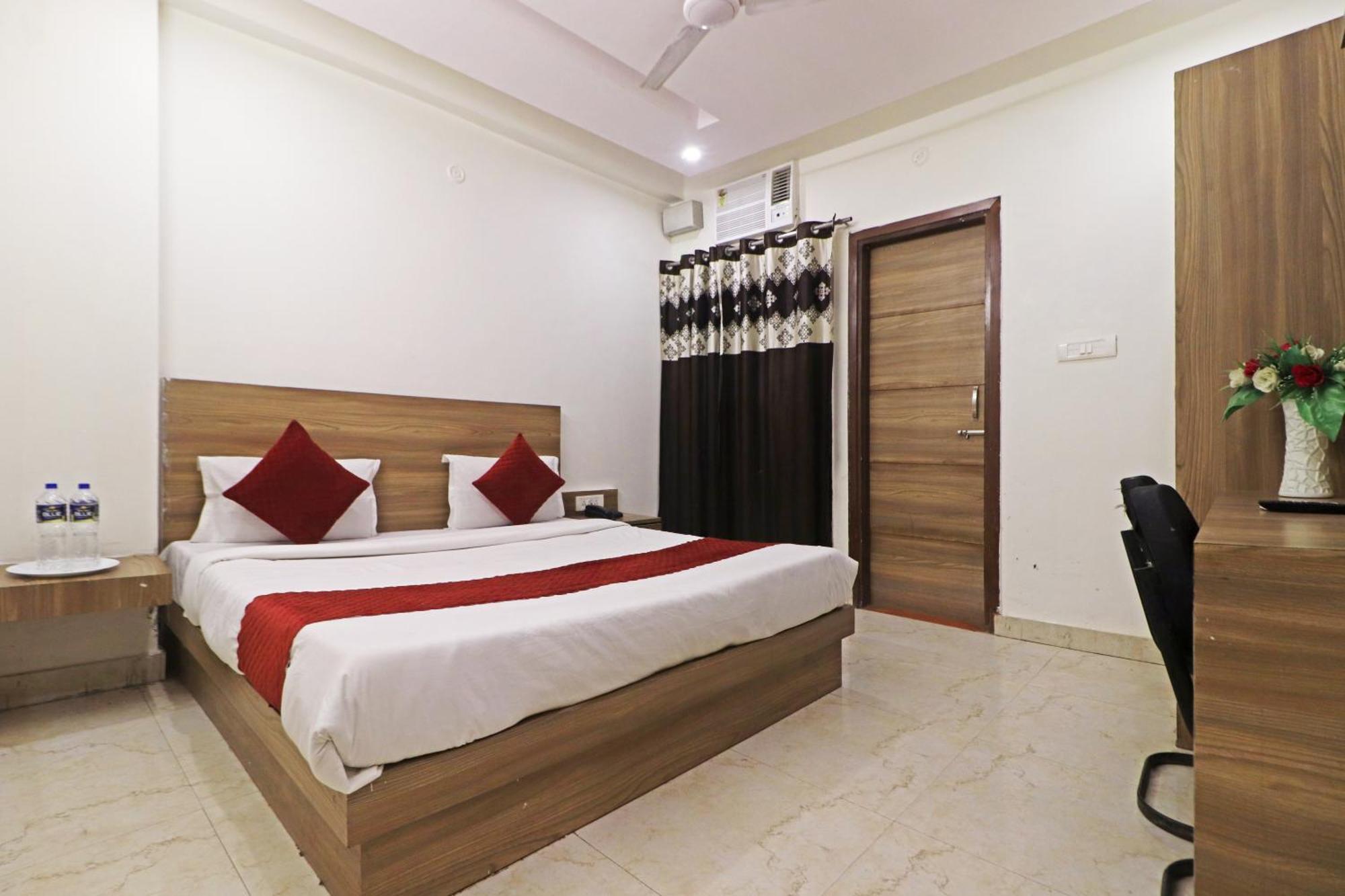 Hotel Aerostar Gold - Opposite Max Healthcare Delhi  Exterior photo