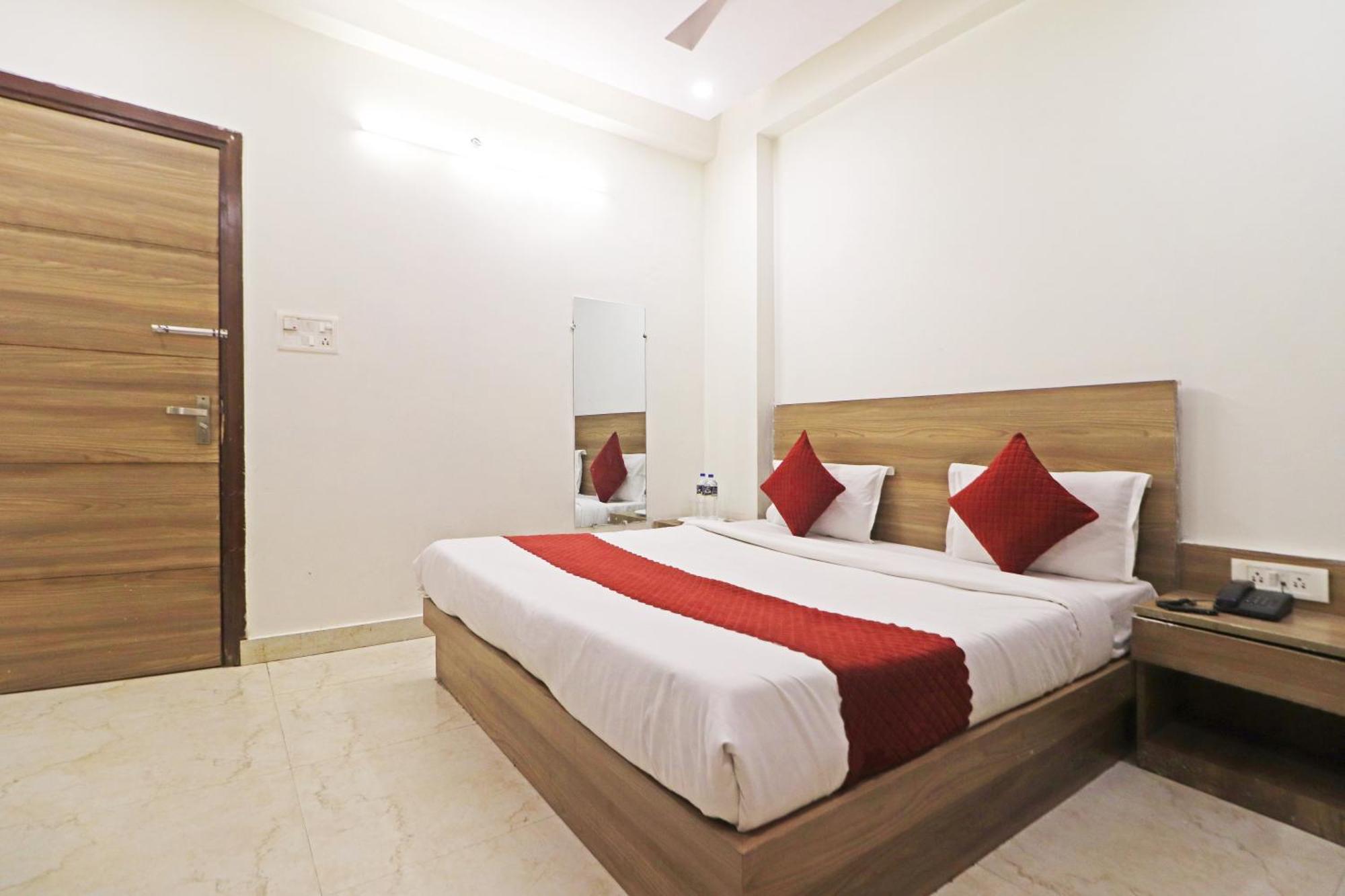 Hotel Aerostar Gold - Opposite Max Healthcare Delhi  Exterior photo