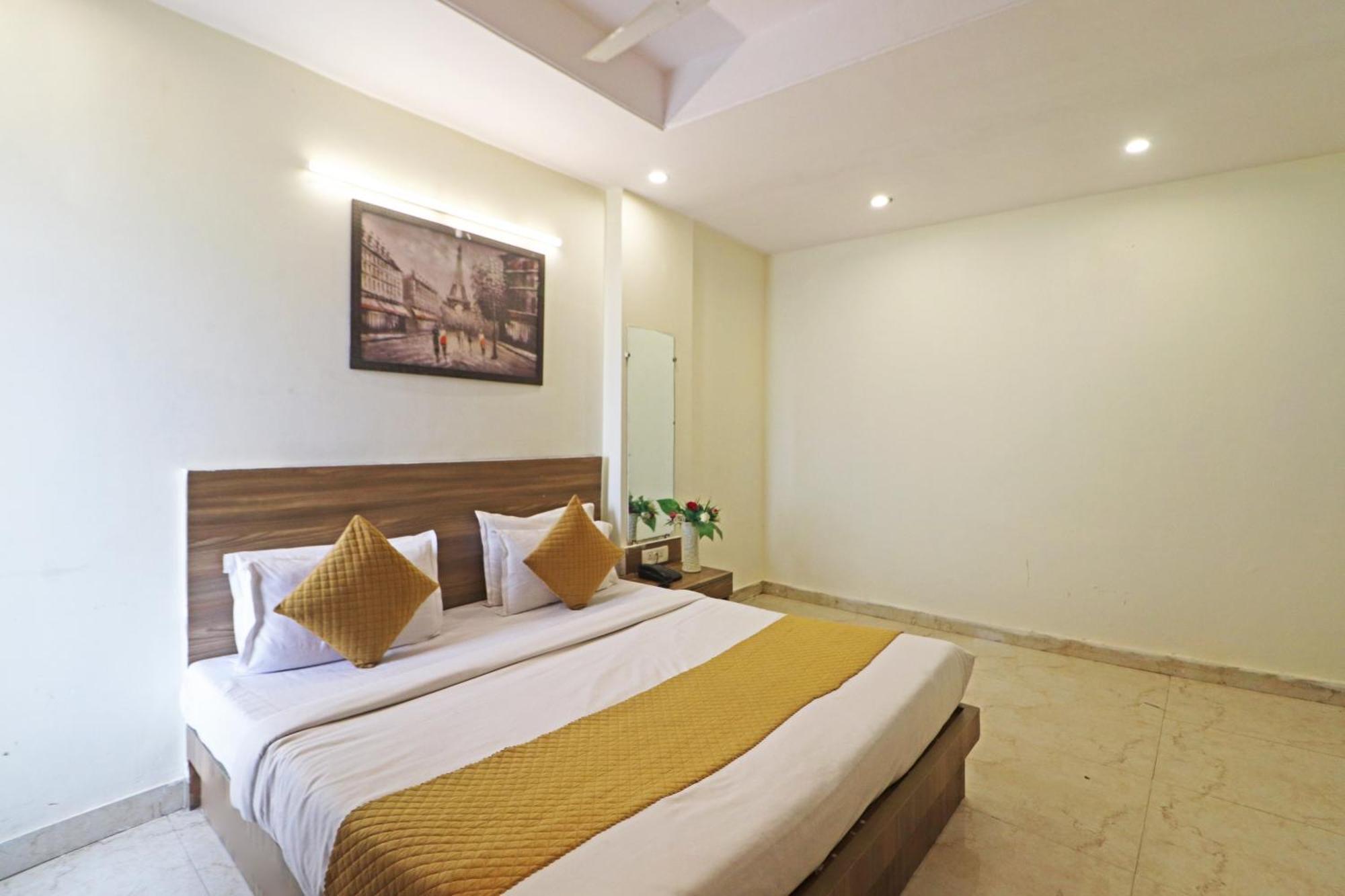 Hotel Aerostar Gold - Opposite Max Healthcare Delhi  Exterior photo