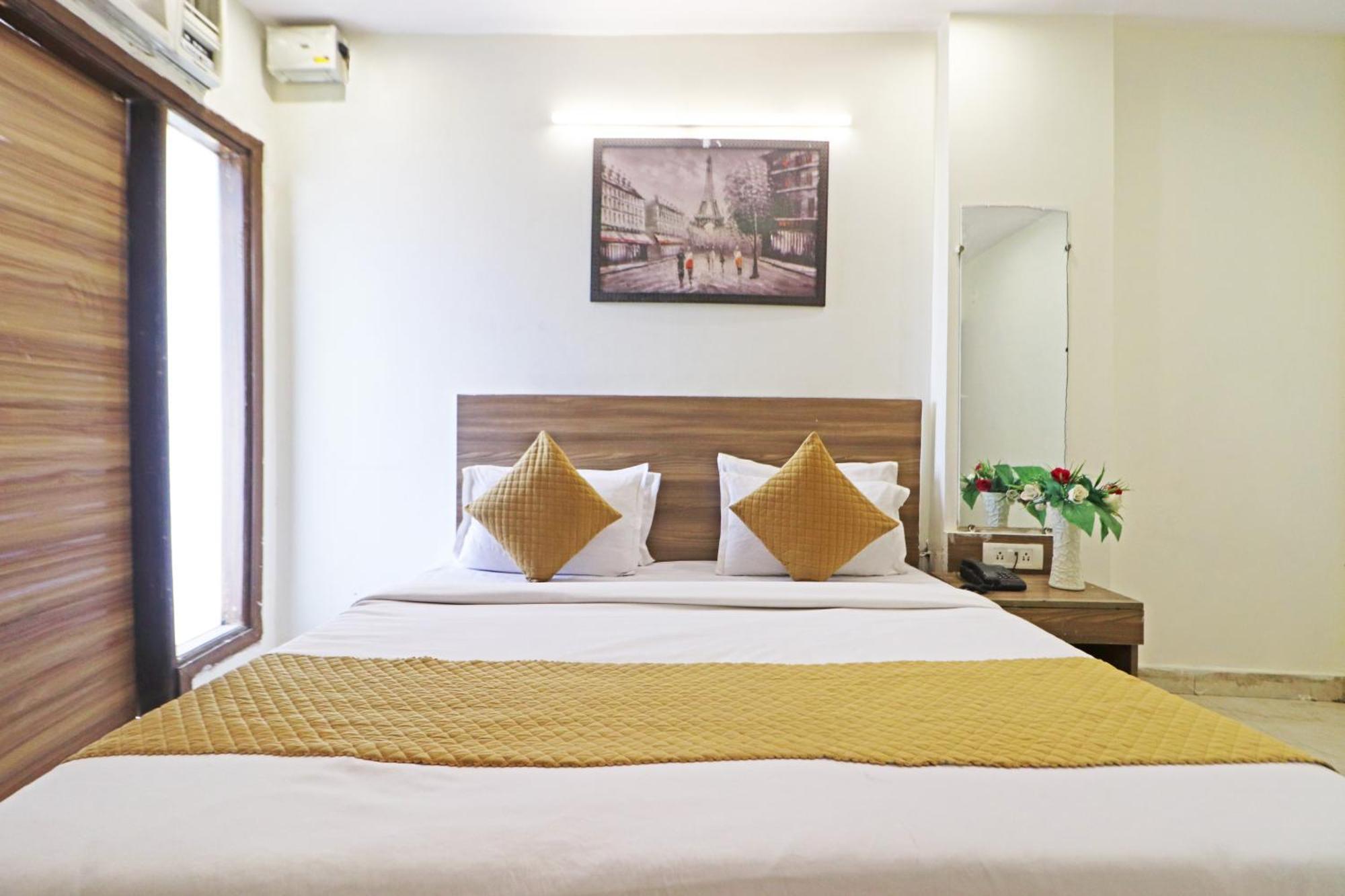 Hotel Aerostar Gold - Opposite Max Healthcare Delhi  Exterior photo
