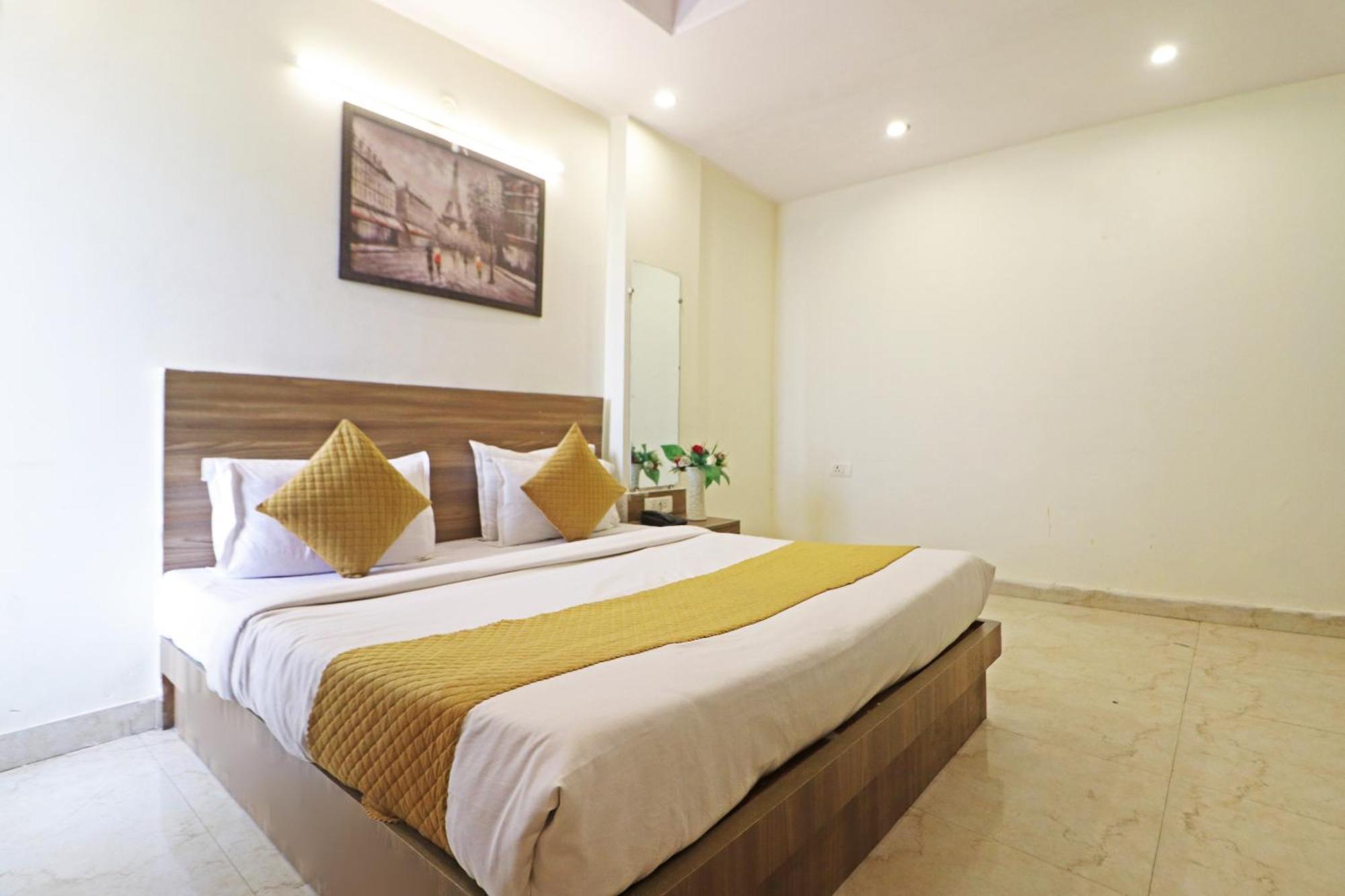 Hotel Aerostar Gold - Opposite Max Healthcare Delhi  Exterior photo