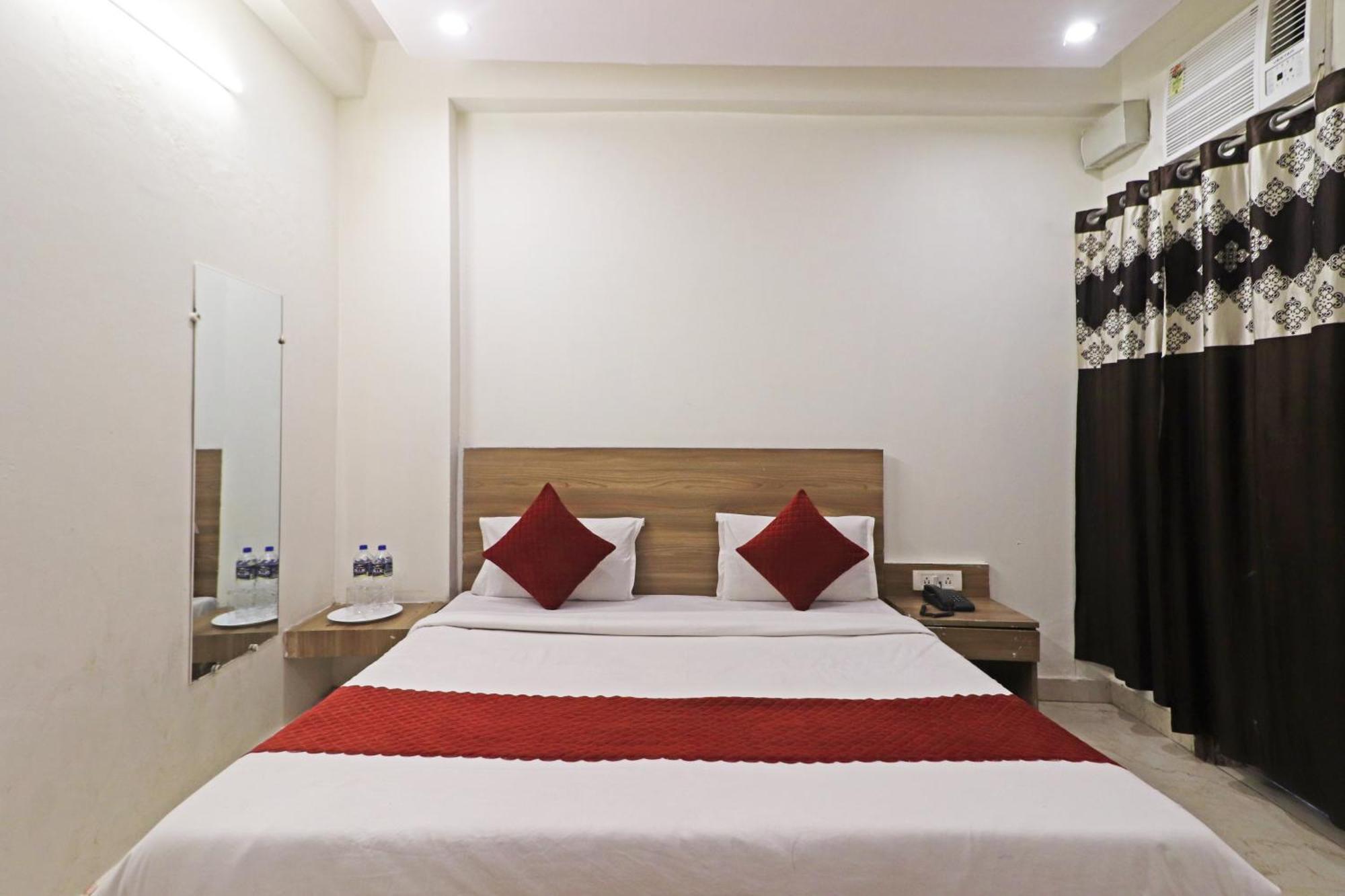 Hotel Aerostar Gold - Opposite Max Healthcare Delhi  Exterior photo