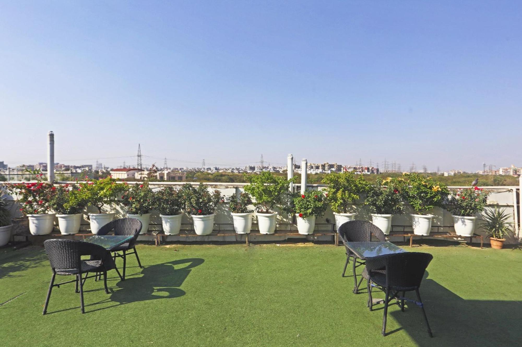 Hotel Aerostar Gold - Opposite Max Healthcare Delhi  Exterior photo