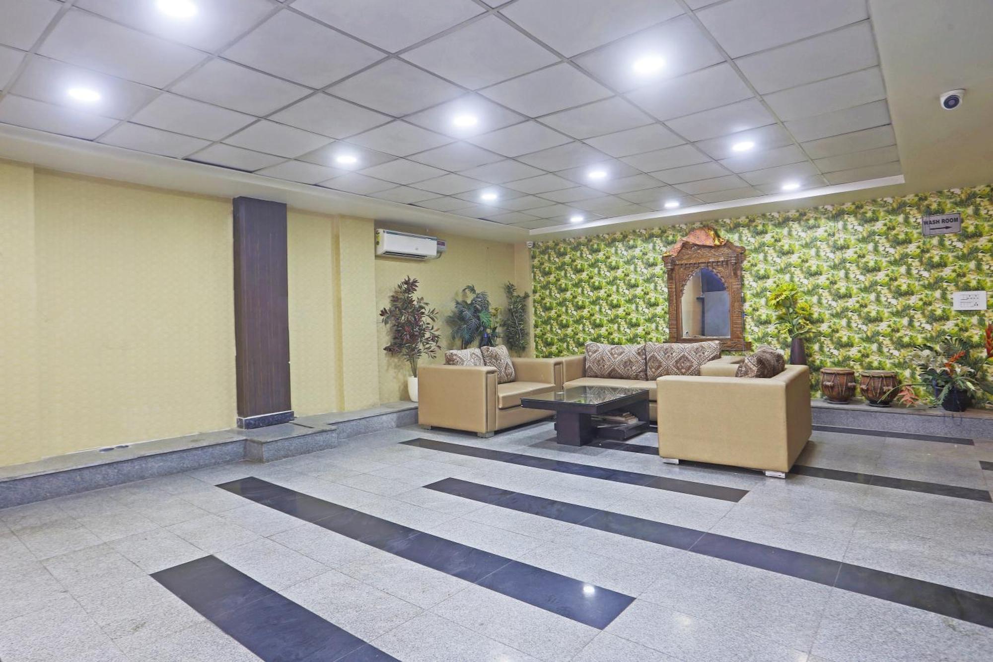 Hotel Aerostar Gold - Opposite Max Healthcare Delhi  Exterior photo