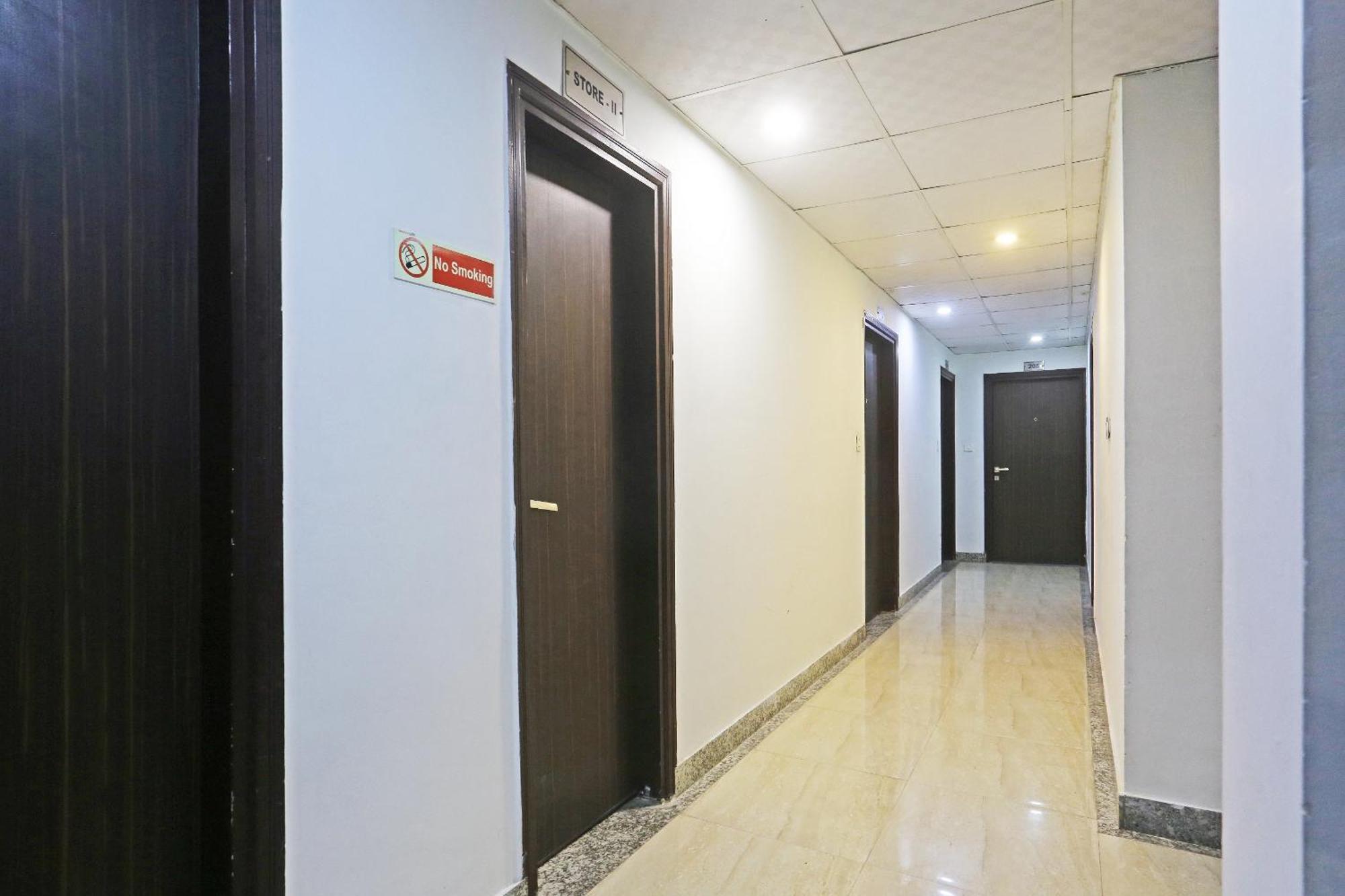 Hotel Aerostar Gold - Opposite Max Healthcare Delhi  Exterior photo