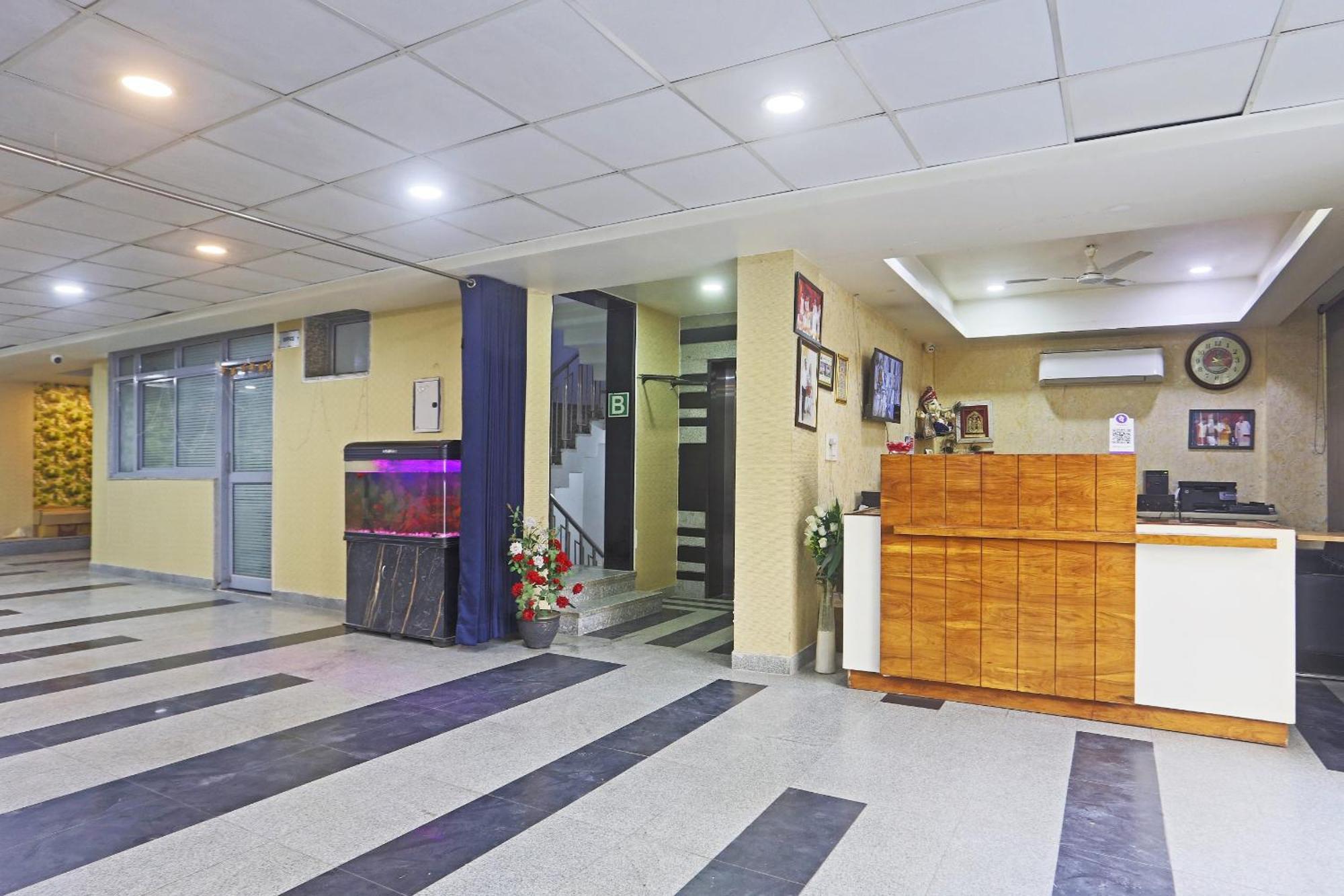 Hotel Aerostar Gold - Opposite Max Healthcare Delhi  Exterior photo