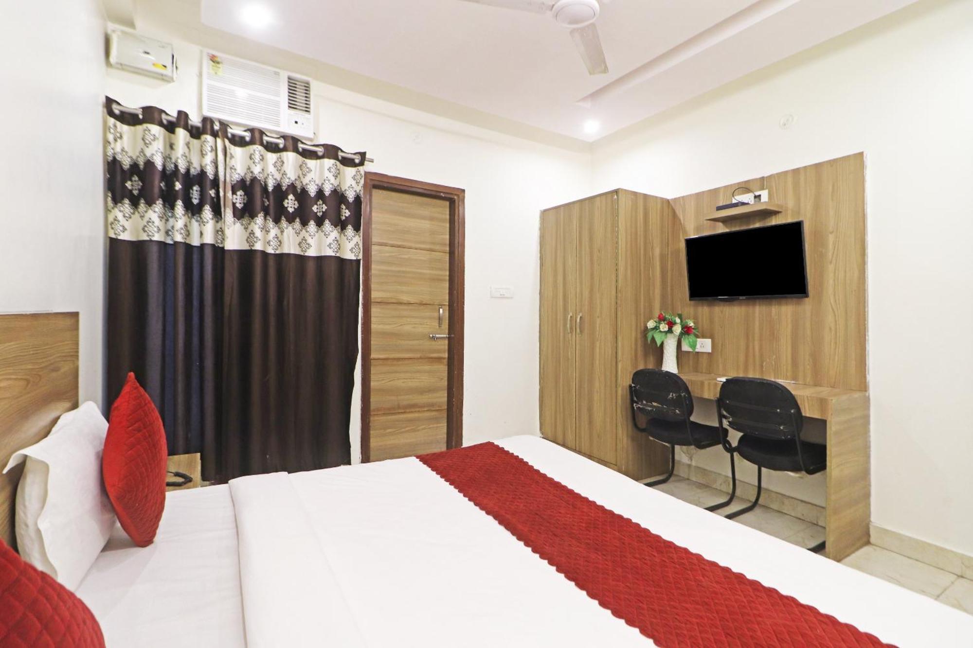 Hotel Aerostar Gold - Opposite Max Healthcare Delhi  Exterior photo