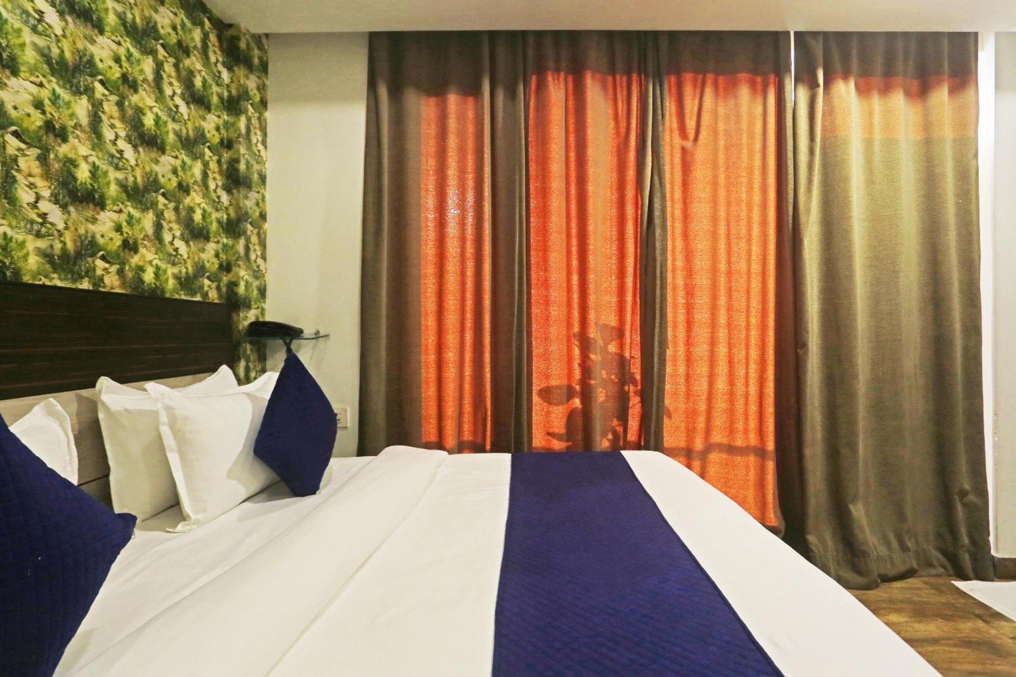 Hotel Aerostar Gold - Opposite Max Healthcare Delhi  Exterior photo