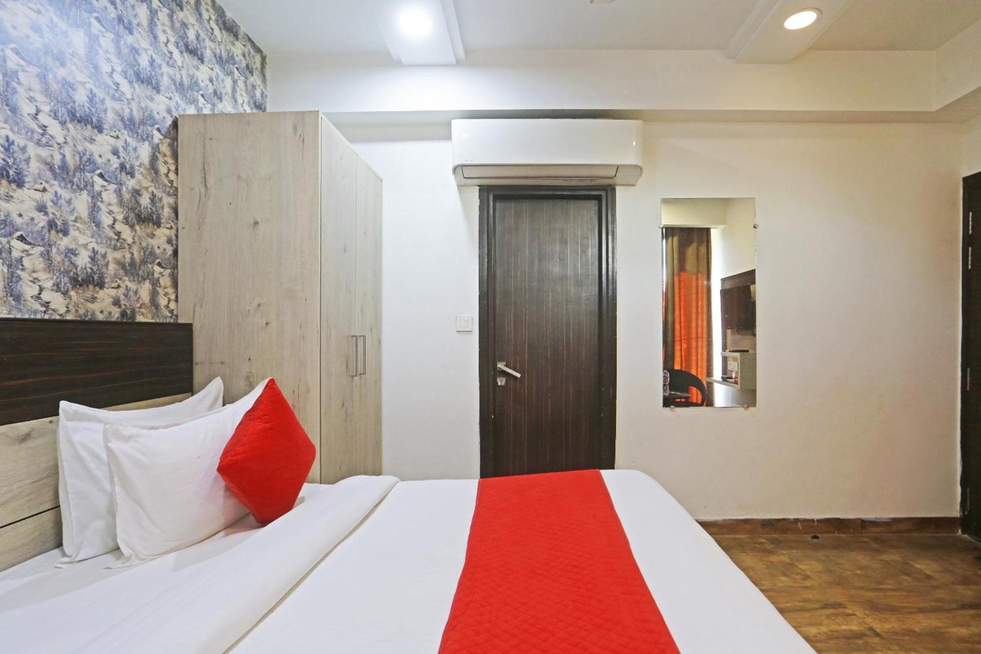 Hotel Aerostar Gold - Opposite Max Healthcare Delhi  Exterior photo