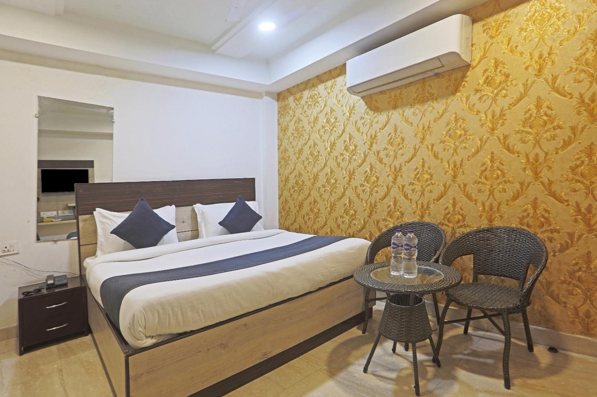 Hotel Aerostar Gold - Opposite Max Healthcare Delhi  Exterior photo